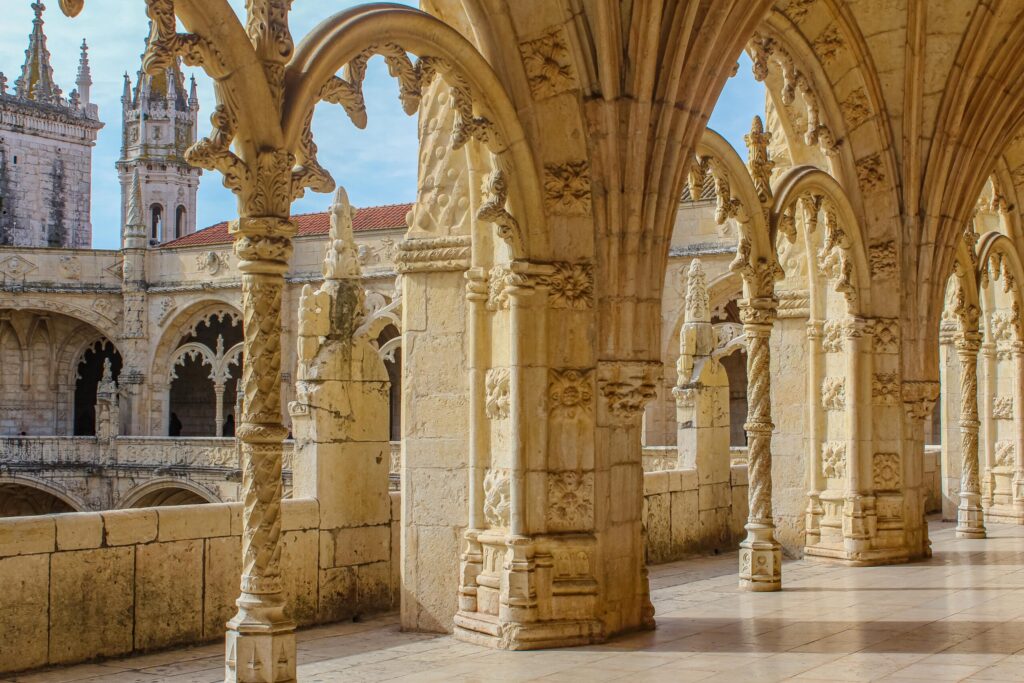 archway with details in jeronimos monastery