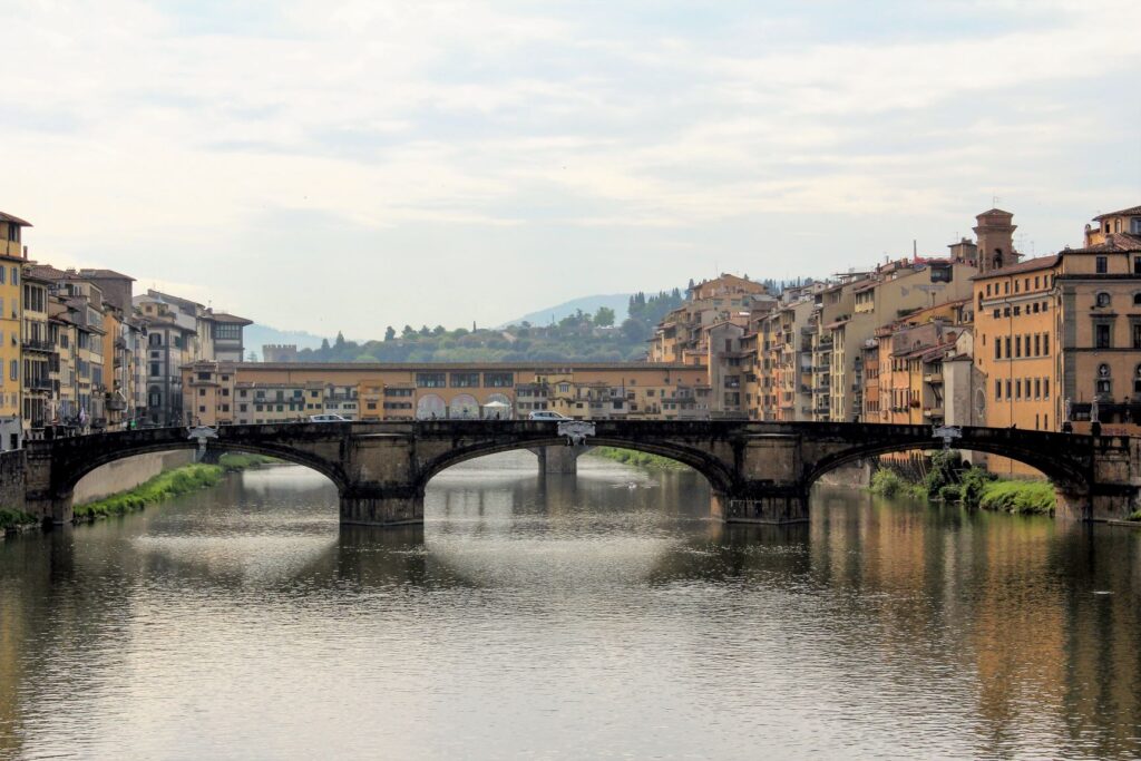 river with bridge in florence