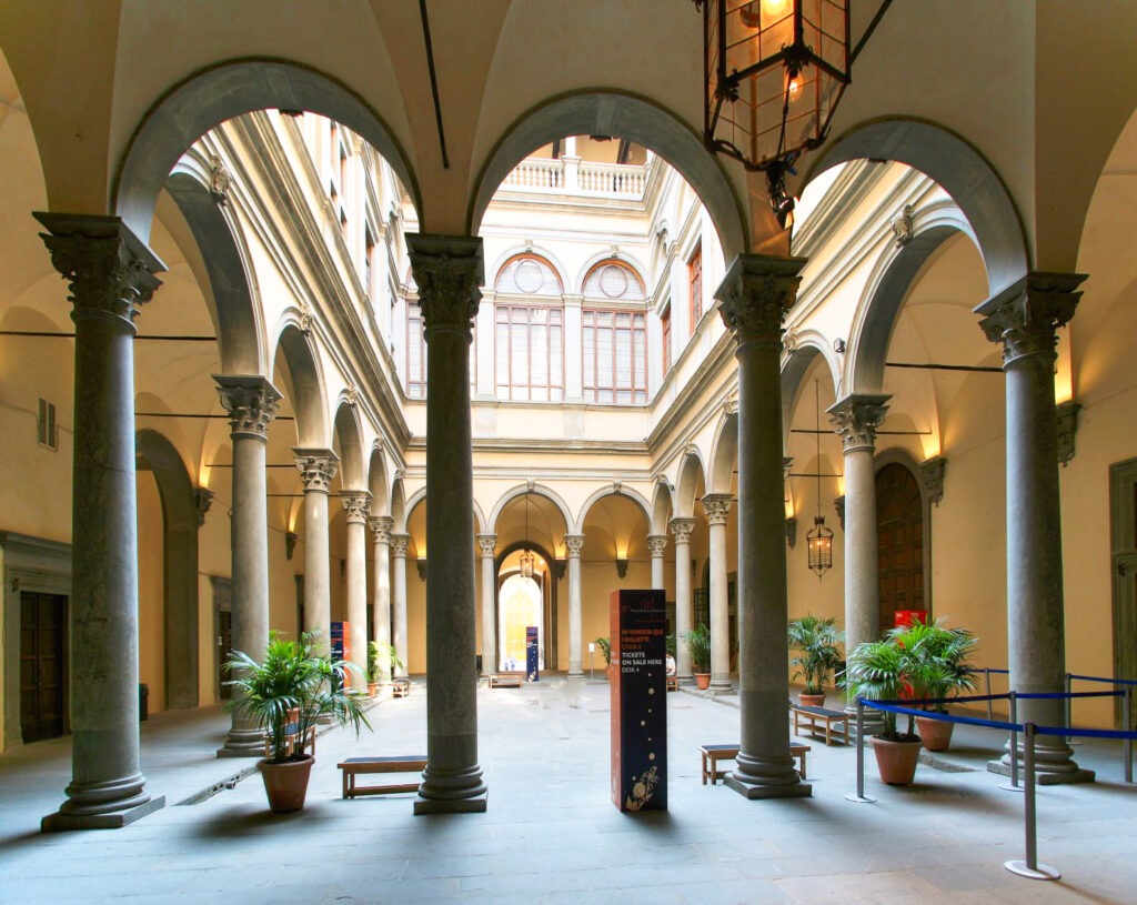 archways in florence square