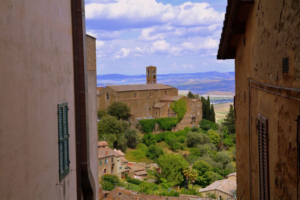 Some of the most beautiful places in Tuscany. Hilltop towns like Montalcino, Pienza, Montepulciano, Cortona, Arezzo and Siena