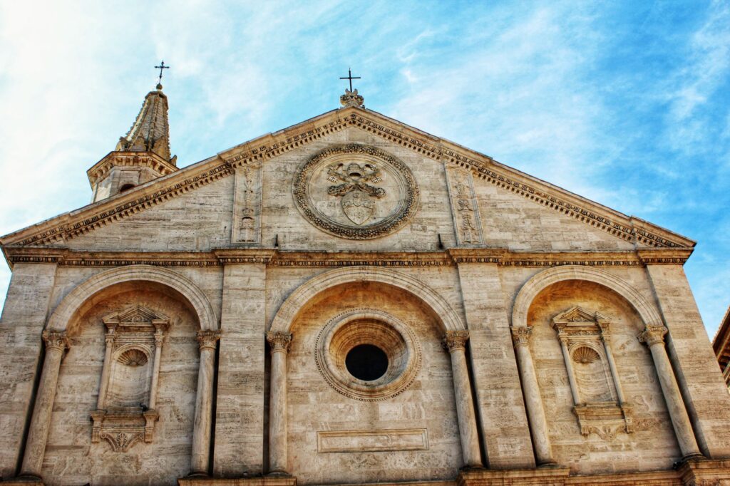 cathedral with 3 arches is one of the best things to do in Pienza