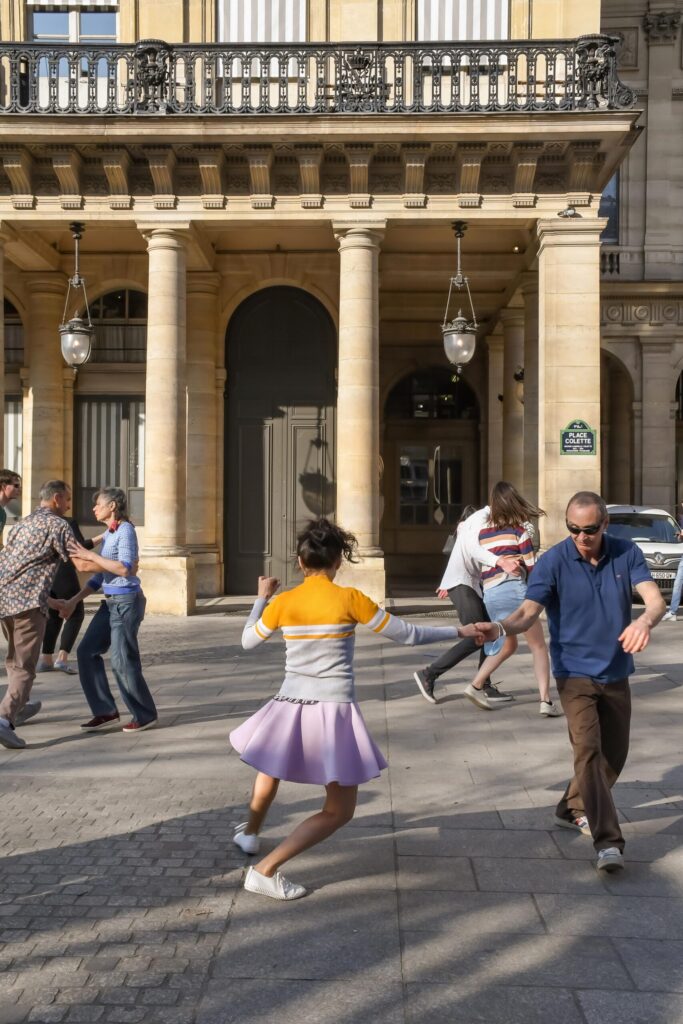 couples dancing in hidden romantic places in paris