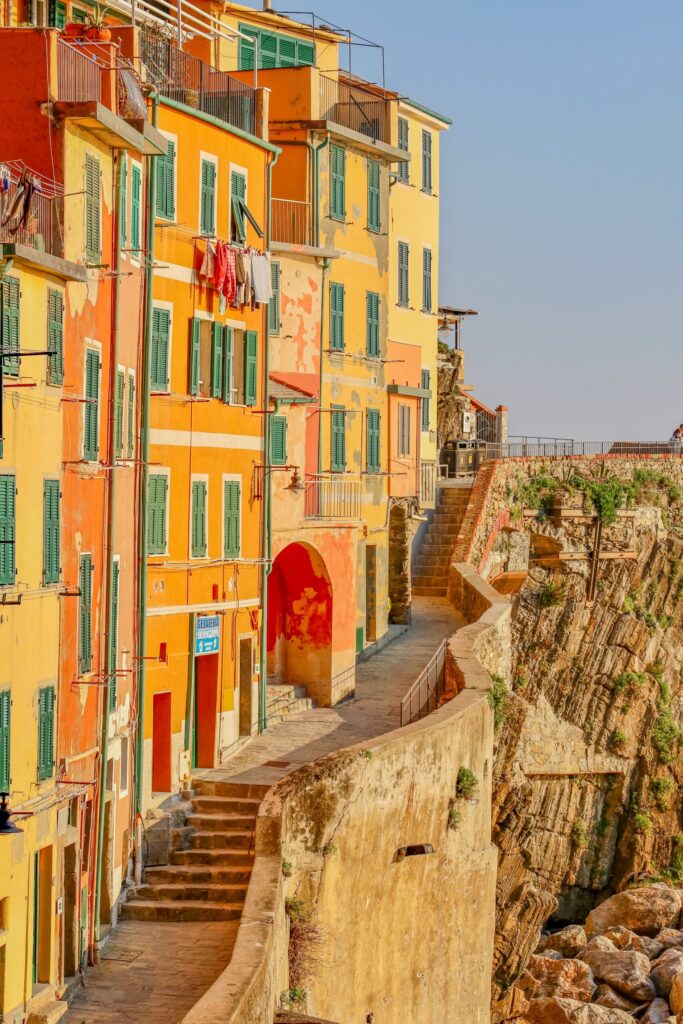 tall colourful houses in cinque terre in 3 days 