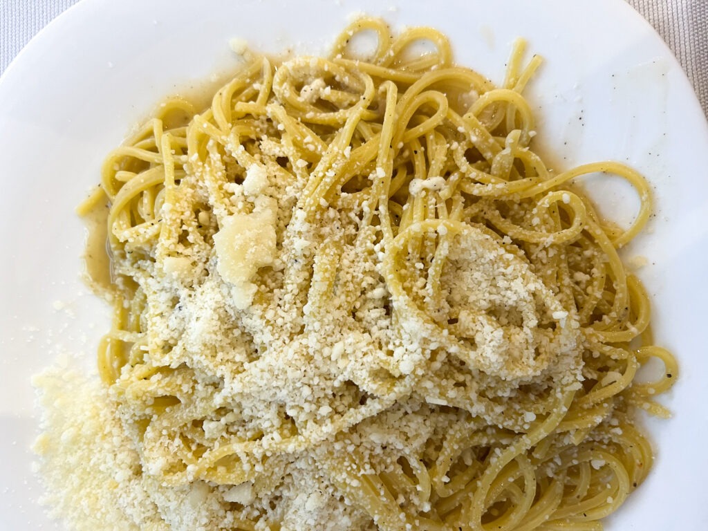 pasta with cheese and pepper and best food in trastevere