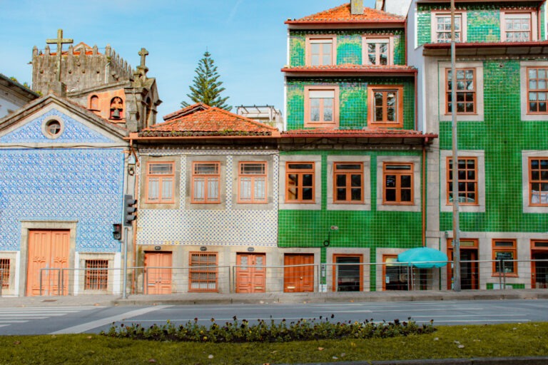what is porto famous for - its colourful buildings in blue and green tiles