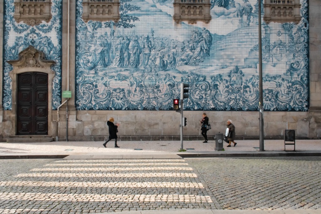 what is porto famous for - its blue and white tile church 