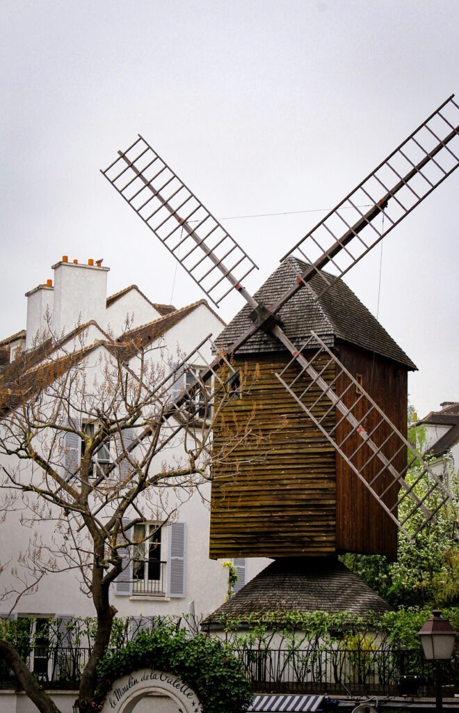 windmill near the street of rue de l'abreuvoir