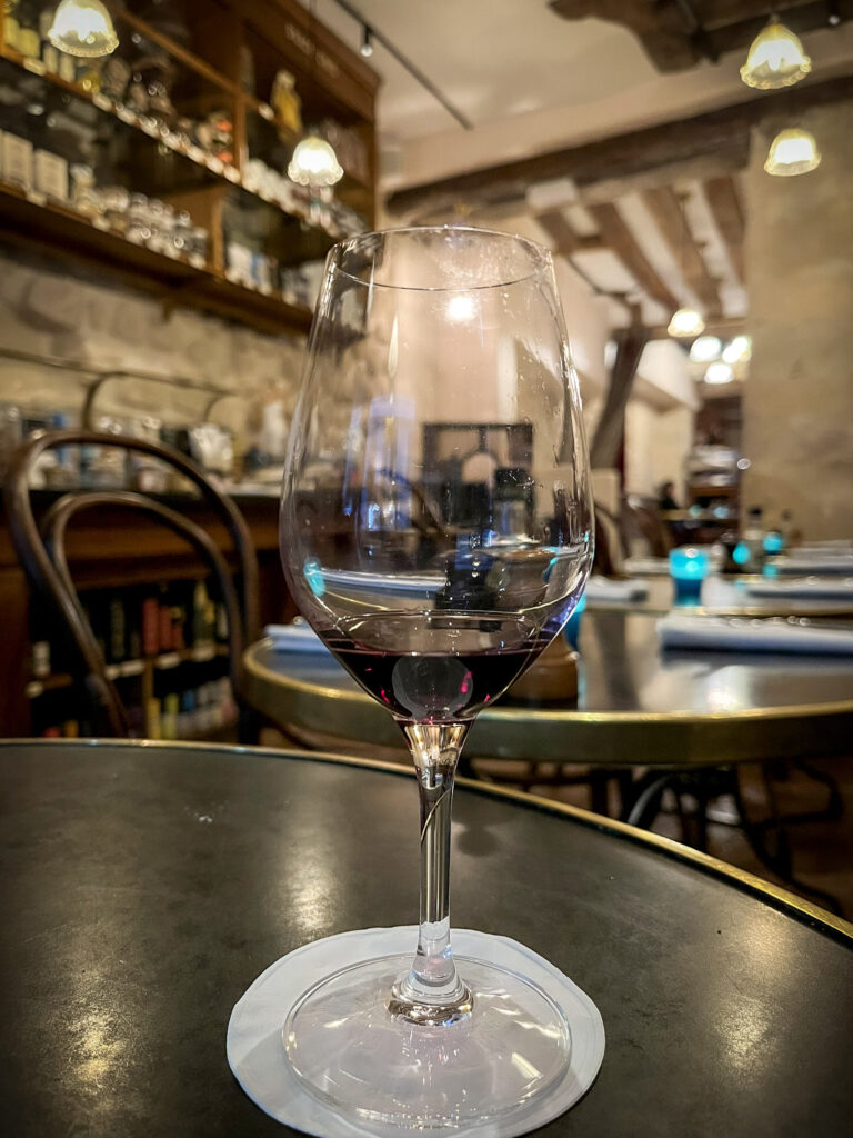 How to Choose the Right Wine Tastings in Paris 5 glass of red wine while on a wine tasting in Paris experience
