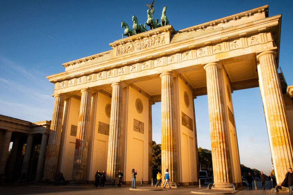 brandenburg gate with statue in berlin on unter den linden boulevard 