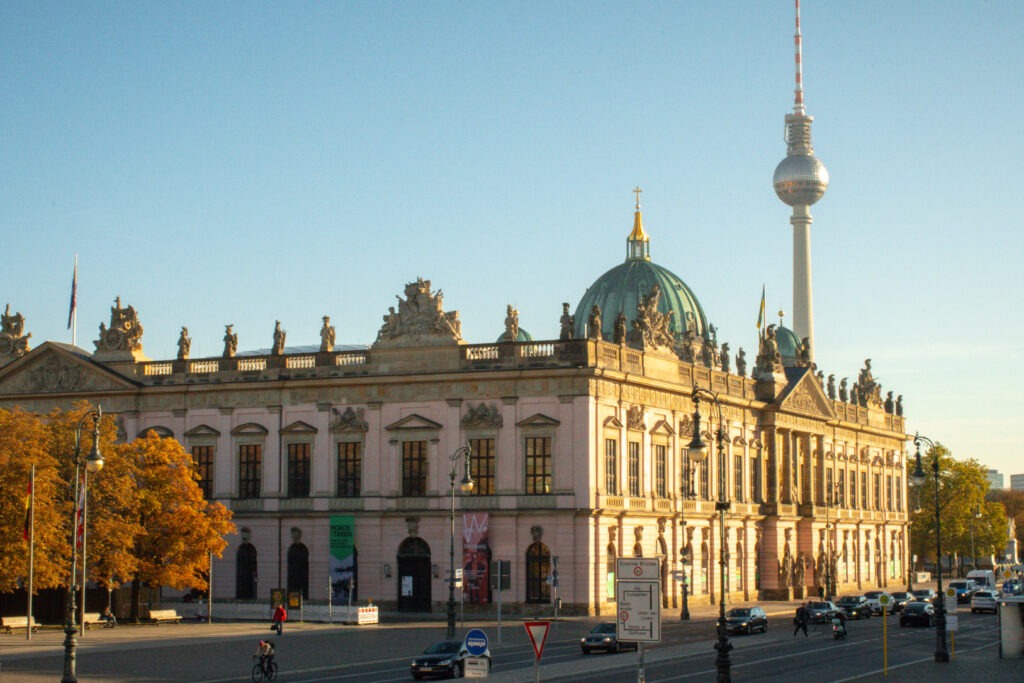 pink building with view to tv tower and berlin dom on unter den linden 