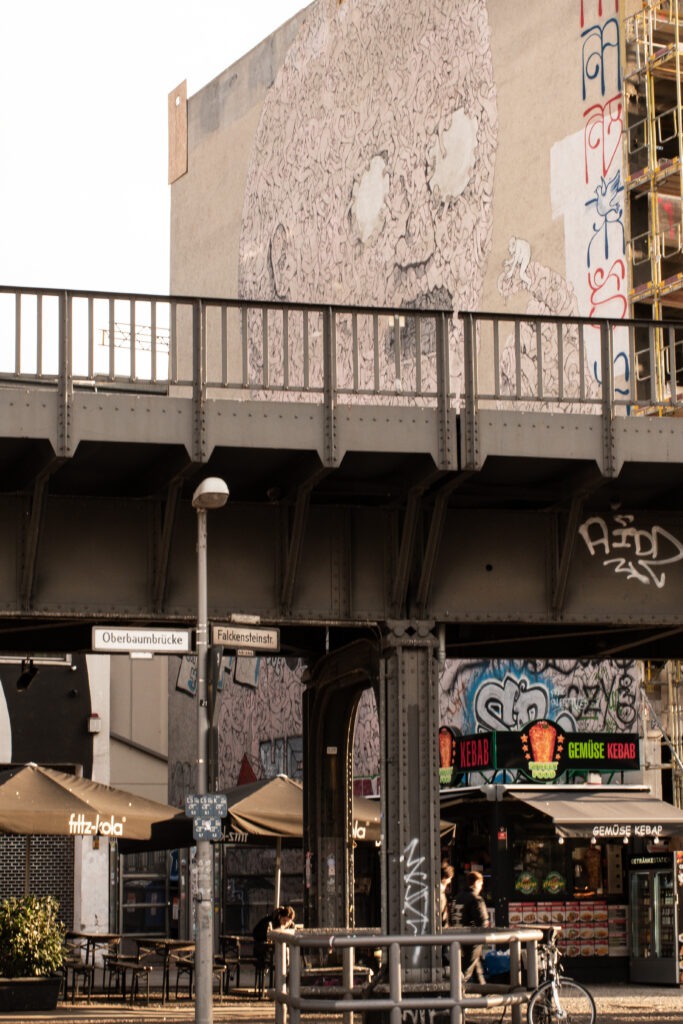 street art on walking food tour in berlin