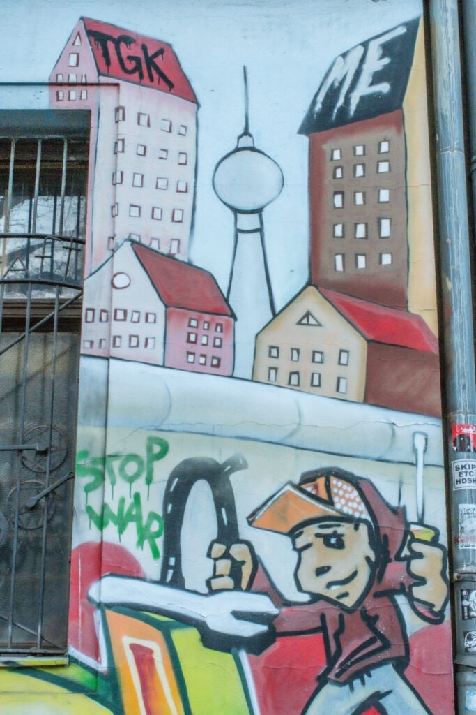street art on walking food tour in berlin