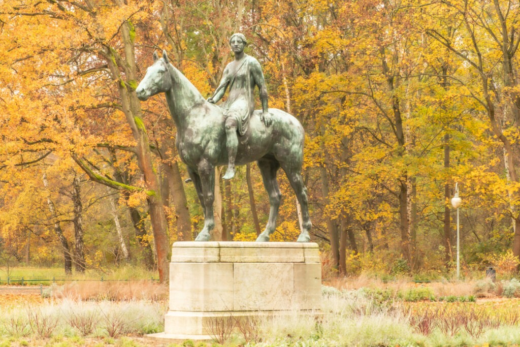 amazon on horseback statue in tiergarten park in berlin