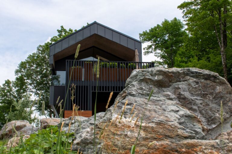 An Amazing Airbnb Bolton Est Cantilevered House in Eastern Townships