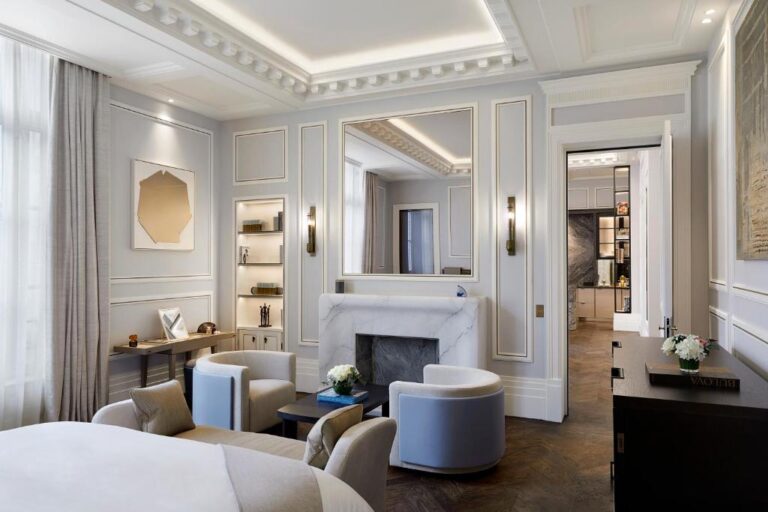luxury hotel room in paris
