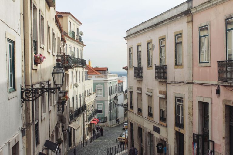he Best Neighbourhoods in Lisbon Portugal | www.DreamPlanExperience.com