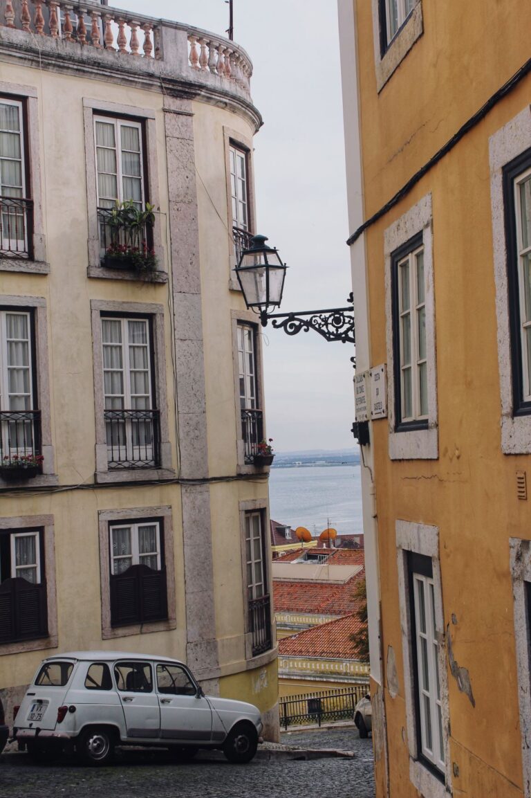The Best Neighbourhoods in Lisbon Portugal | www.DreamPlanExperience.com