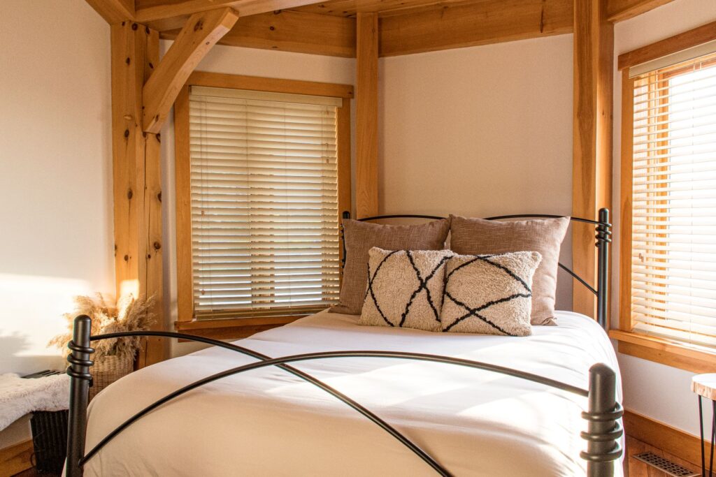 bedroom in chardonnay cottage
